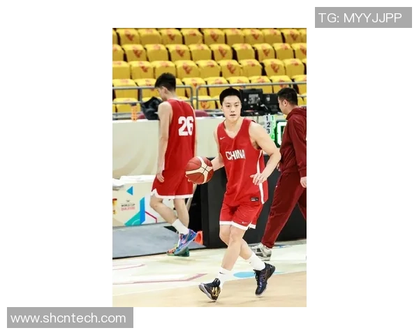 胡明轩的篮球之路：从青涩少年到国家队核心的成长历程与未来展望