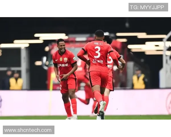 上港与苏宁激战在即胜负悬念引发球迷热议与期待