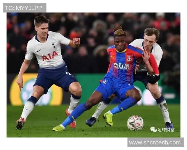 莫斯科火队与乌拉尔队的激烈对决展现足球魅力与团队精神 莫斯科火队与乌拉尔队的激烈对决展现足球魅力与团队精神