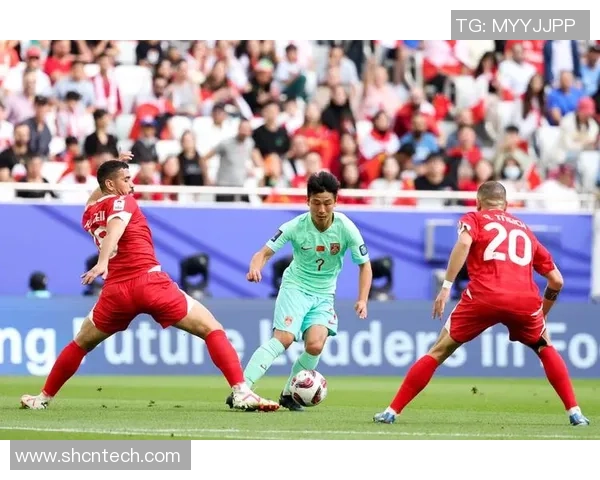 黎巴嫩足球对抗中国队的精彩较量与战术分析