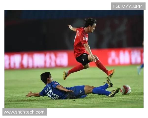 石家庄永昌迎战北京控股争夺中甲联赛关键三分之战