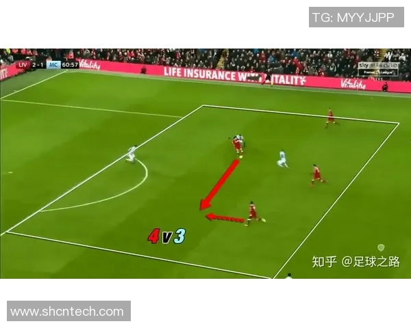 深圳足球队防反战术解析与实战应用探讨